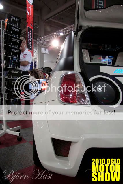 http://i531.photobucket.com/albums/dd359/Aerox93/Oslo%20Motorshow%202010/IMG_1138.jpg