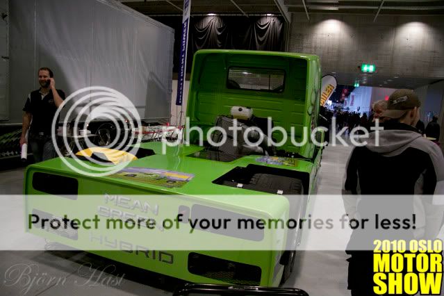 http://i531.photobucket.com/albums/dd359/Aerox93/Oslo%20Motorshow%202010/IMG_1209.jpg